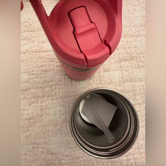 YETI Aqua and Pink Drinkware Set NEW - Picture 3 of 3